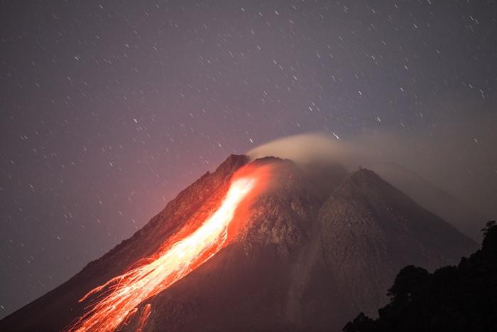 印尼默拉皮火山噴發(fā)