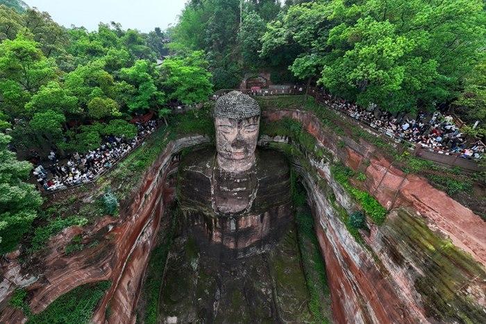 “五一”假期樂(lè)山大佛景區(qū)游客暢游