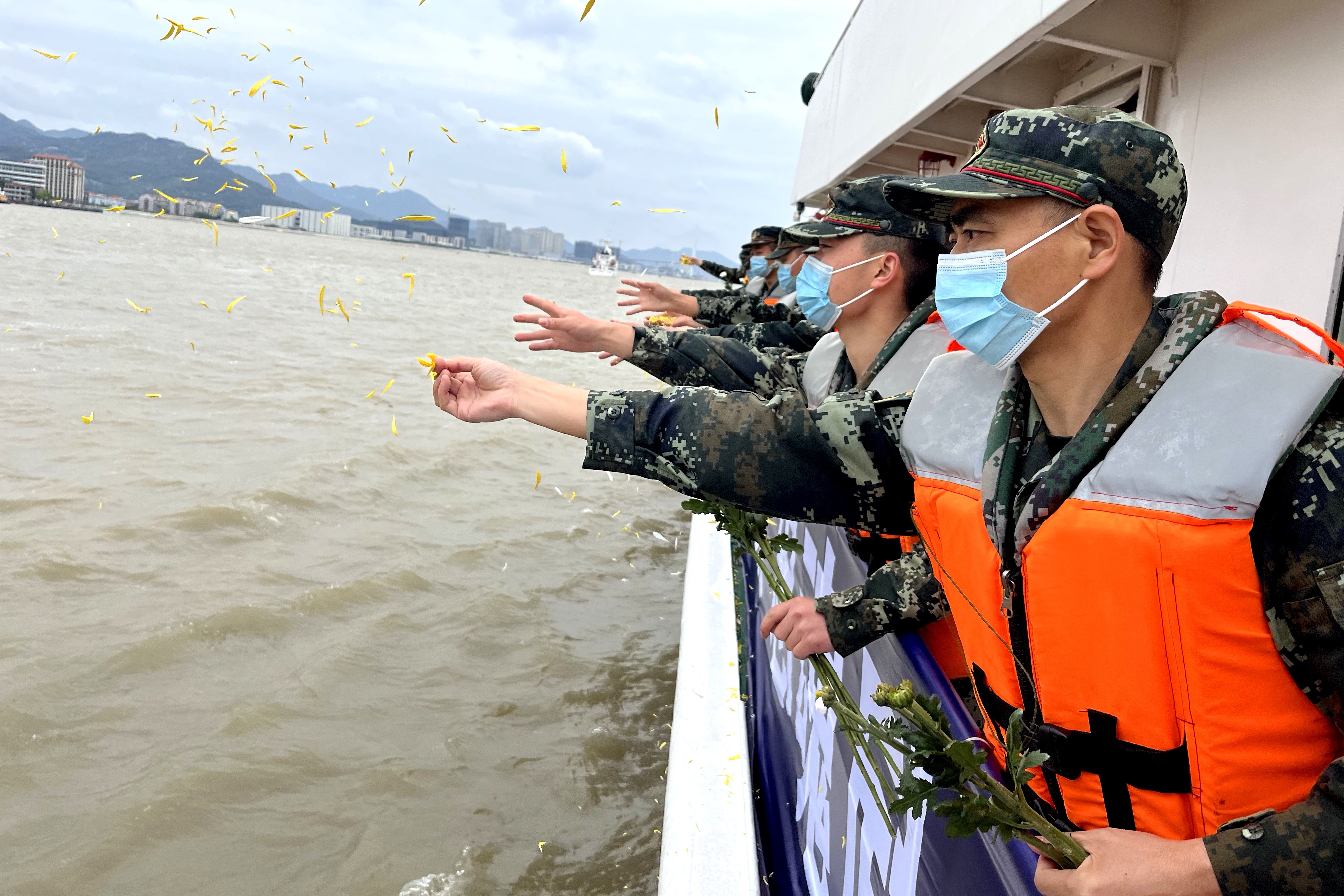 海上鳴笛、線上緬懷 福州海警多種方式祭英烈